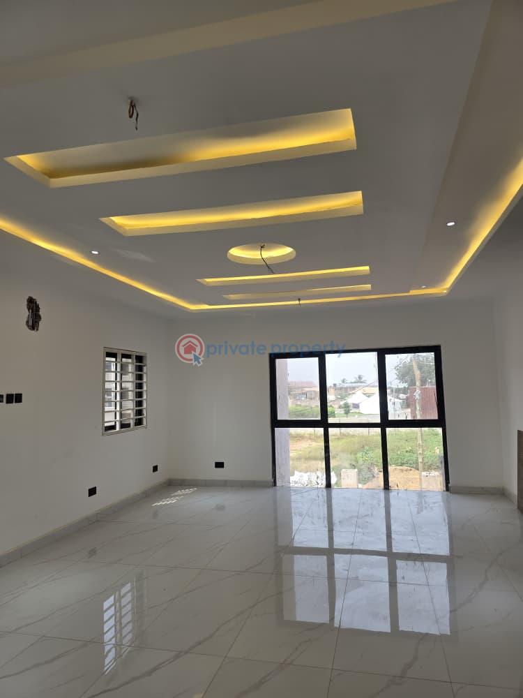 5 bedroom House For Sale Sakumono Urban Lodge Accra Metropolitan  - 12