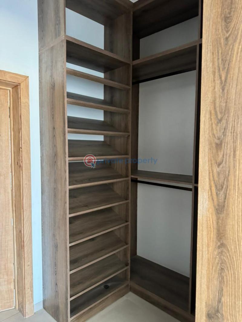 4 bedroom House For Sale Spintex Road Accra - 5