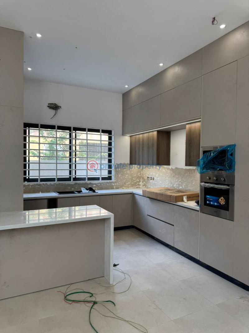 4 bedroom House For Sale Spintex Road Accra - 11