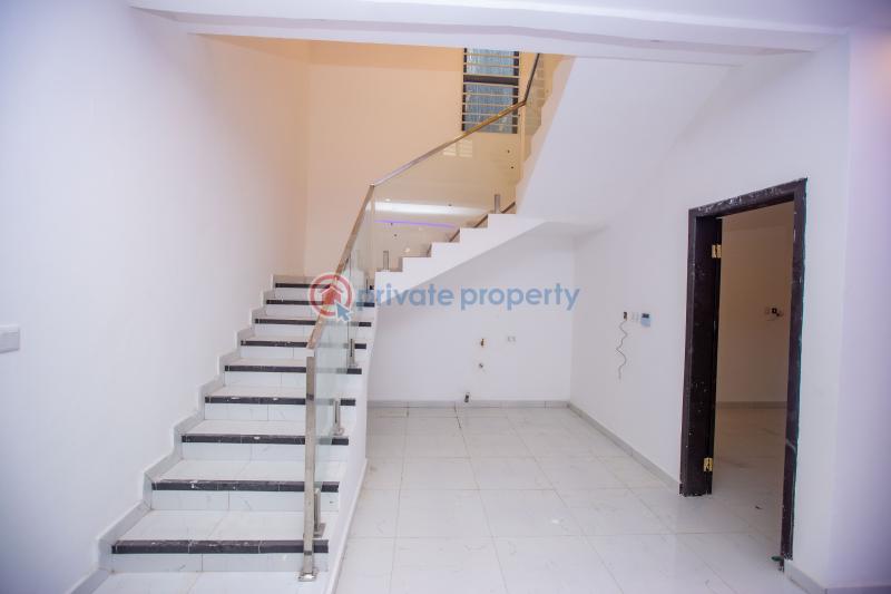 5 bedroom House For Sale Lakeside Estate, Community 8 Lakeside Estates. Adenta Municipal Accra - 5