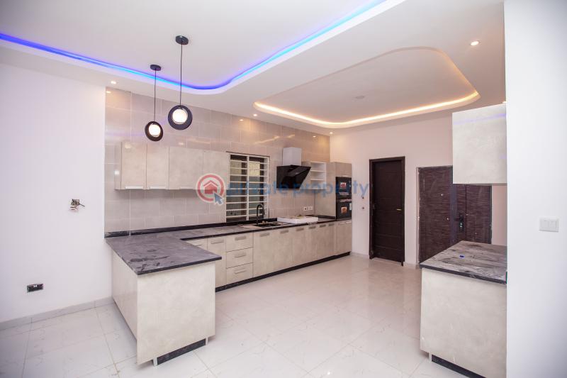 5 bedroom House For Sale Lakeside Estate, Community 8 Lakeside Estates. Adenta Municipal Accra - 4
