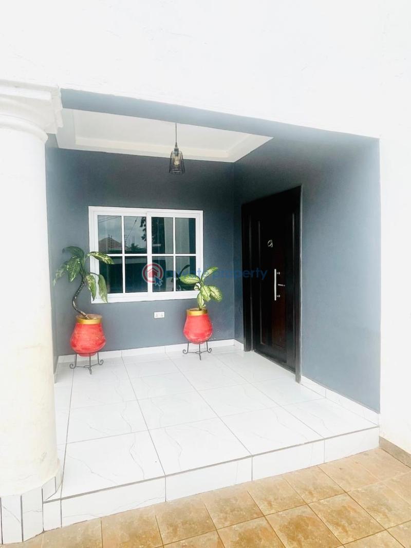 6 bedroom House For Sale Kumasi Metropolitan Ashanti - 1