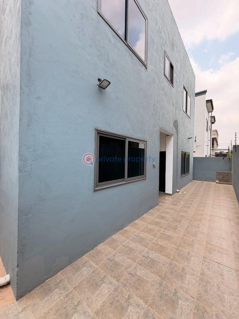 4 bedroom House For Sale Lakeside Community 8 Lakeside Estates. Adenta Municipal Accra - 17