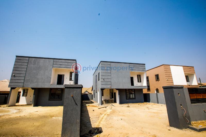 3 bedroom House For Sale Near Airport Roundabout. Kumasi Metropolitan Ashanti - 0
