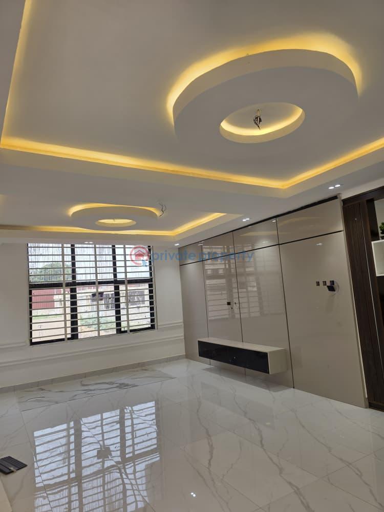 5 bedroom House For Sale Sakumono Urban Lodge Accra Metropolitan  - 3