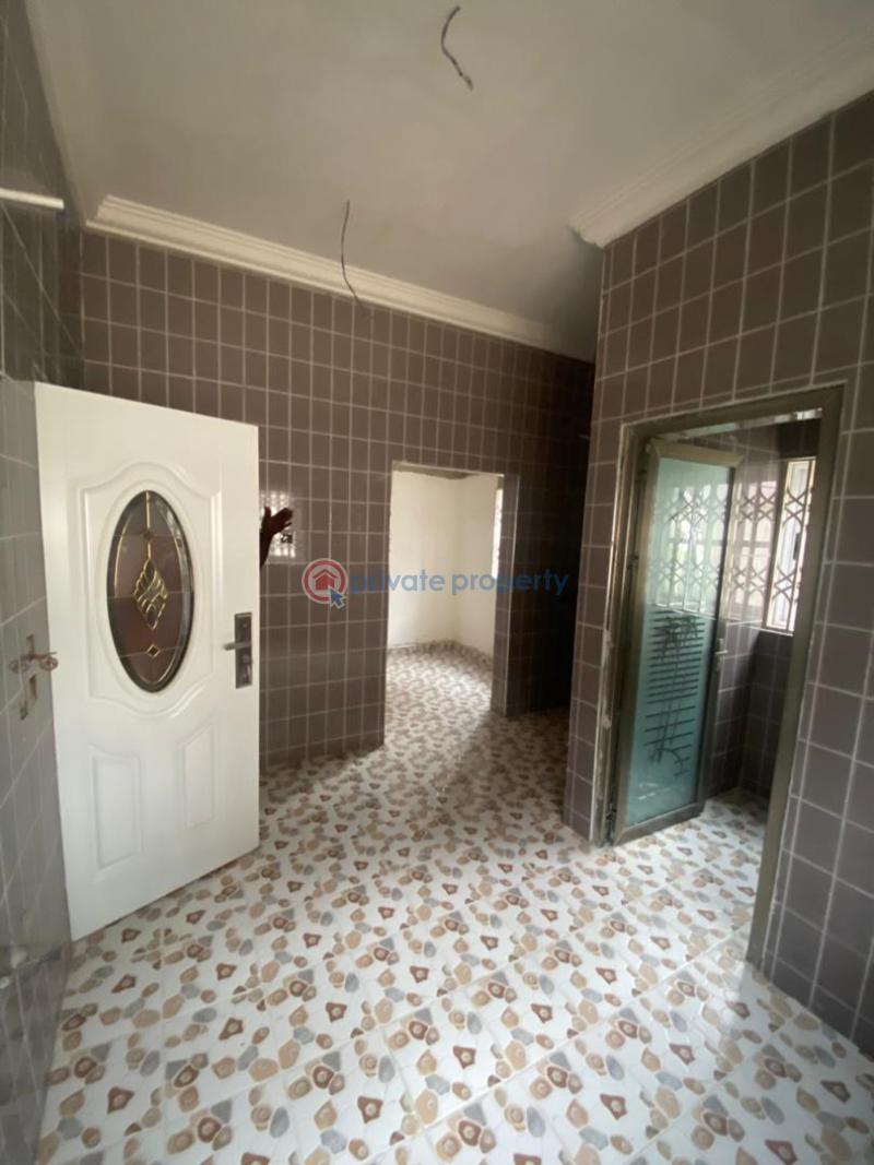 7 bedroom House For Sale Atasomanso, Kumasi Ghana Asante Akim South Ashanti - 3