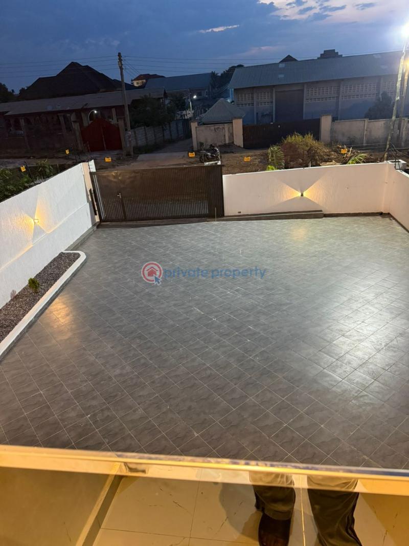 6 bedroom House For Sale Tech Kentinkrono On Tech Road. Kumasi Metropolitan Ashanti - 8
