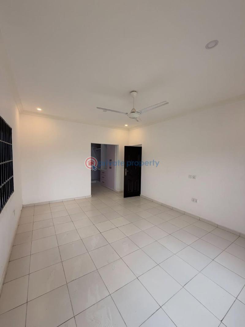 4 bedroom House For Sale Lakeside Community 8 Lakeside Estates. Adenta Municipal Accra - 4
