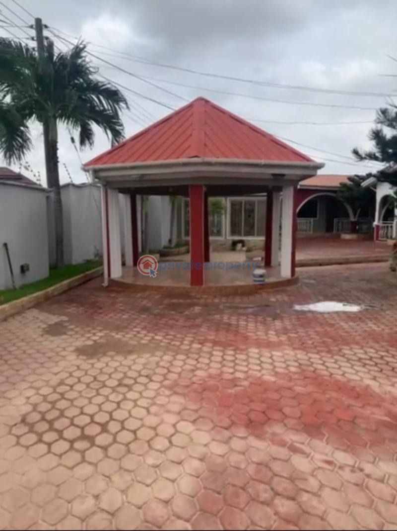 10 bedroom Hostel For Sale Dome Pillar 2 Ga East Municipal Accra - 5
