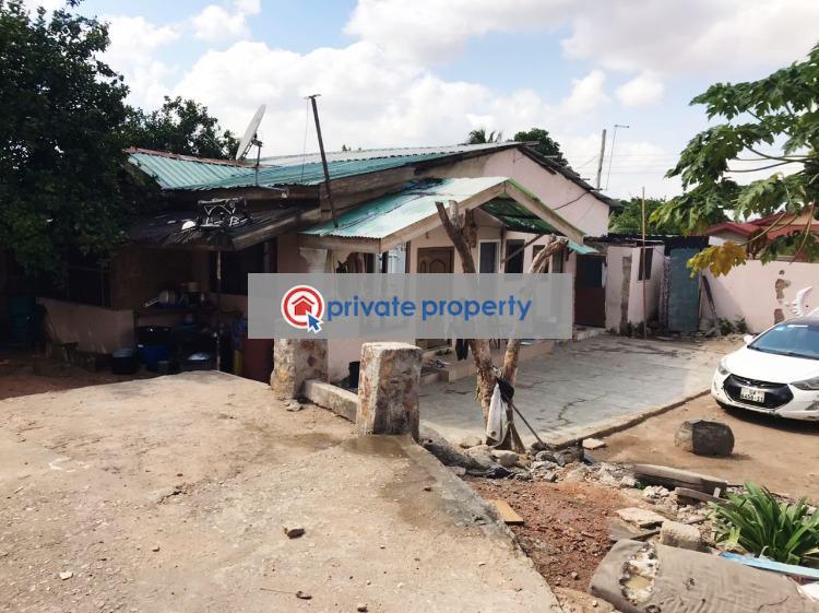 11 bedroom Detached Bungalow For Sale &nbsp;race Course Off Lapaz/ Nyamekye Accra Metropolitan  - 2