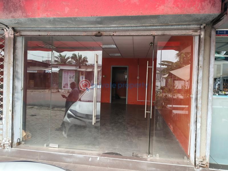 Shop For Rent Osu Road Accra - 8