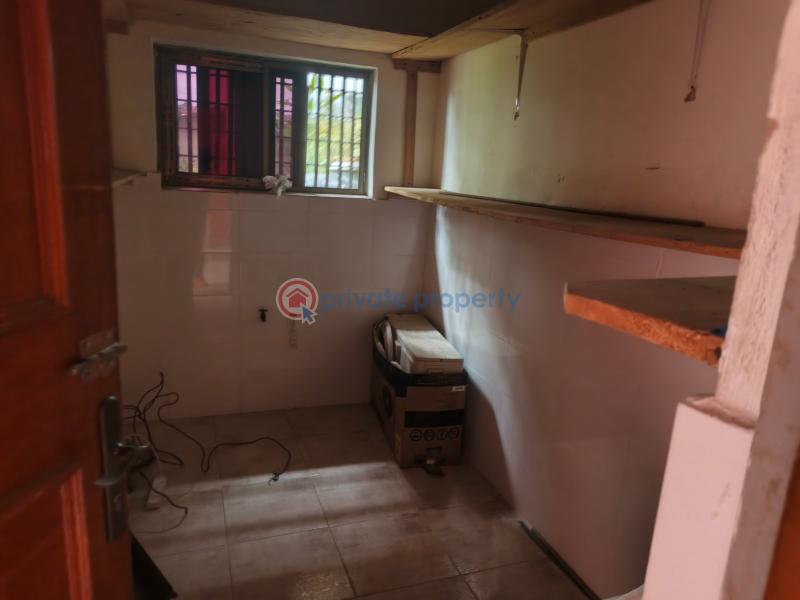 Shop For Rent Osu Road Accra - 5