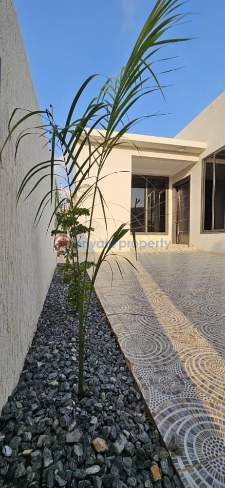 3 bedroom House For Sale Lakeside Estates. Adenta Municipal Accra - 1