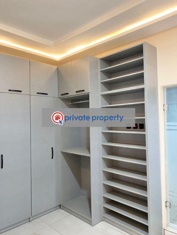 4 bedroom House For Sale &nbsp;mile 7 Achimota Accra - 4