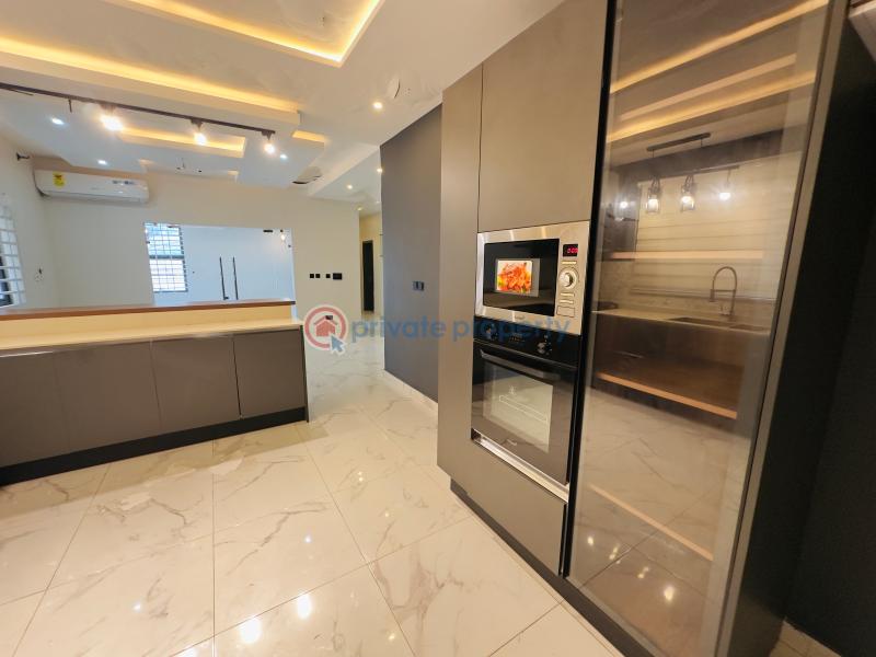 4 bedroom House For Sale Community 18 Estate Comm 18 Spintex Accra - 11