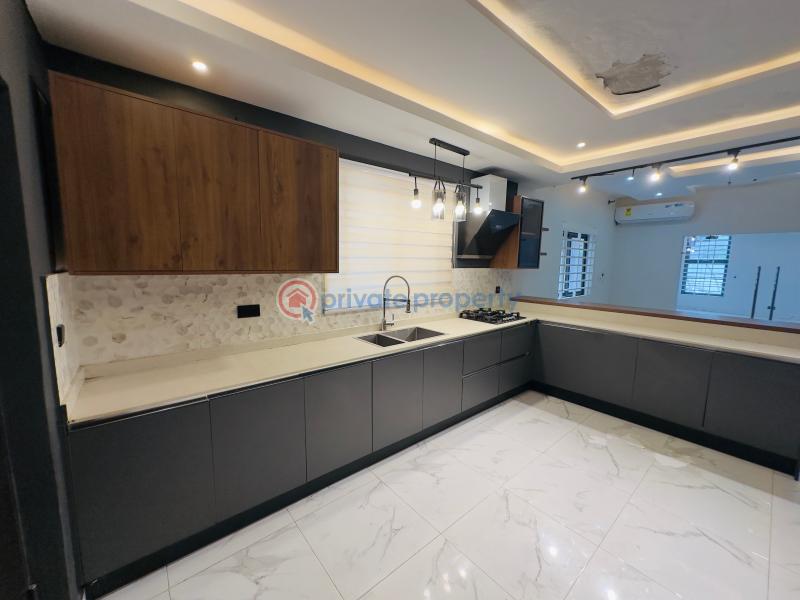 4 bedroom House For Sale Community 18 Estate Comm 18 Spintex Accra - 12