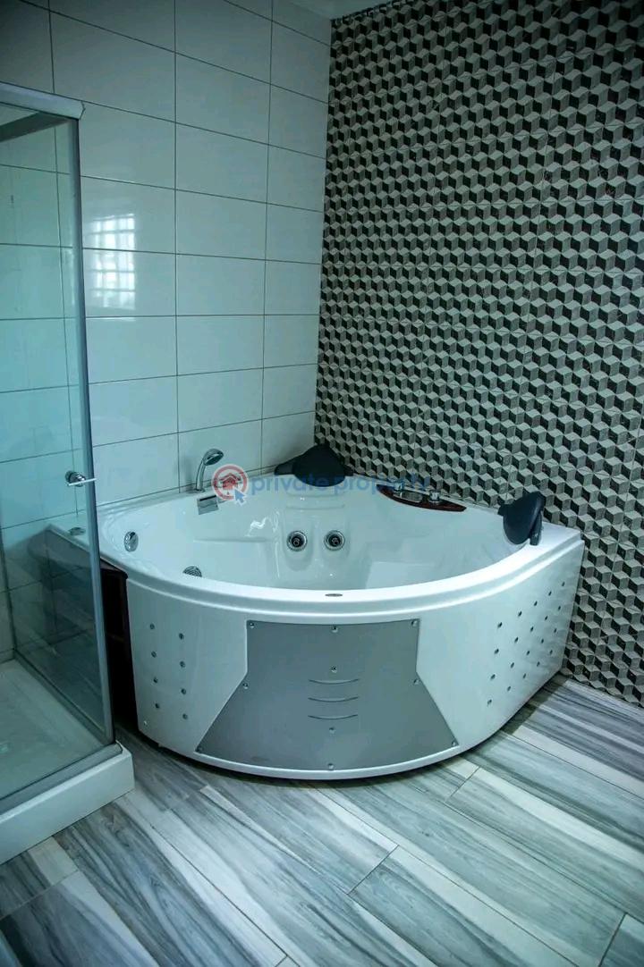 4 bedroom House Short let East Legon Accra - 3
