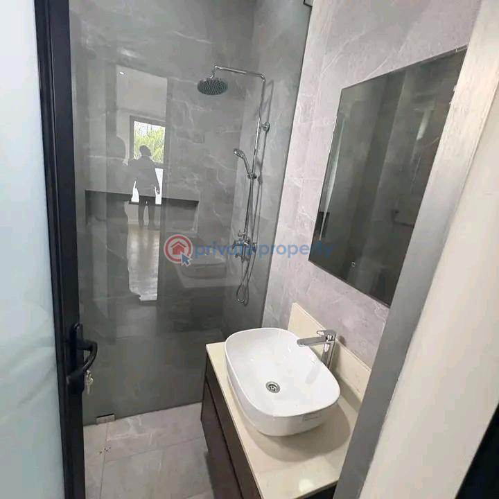4 bedroom Townhouse For Sale North Labone Accra - 9