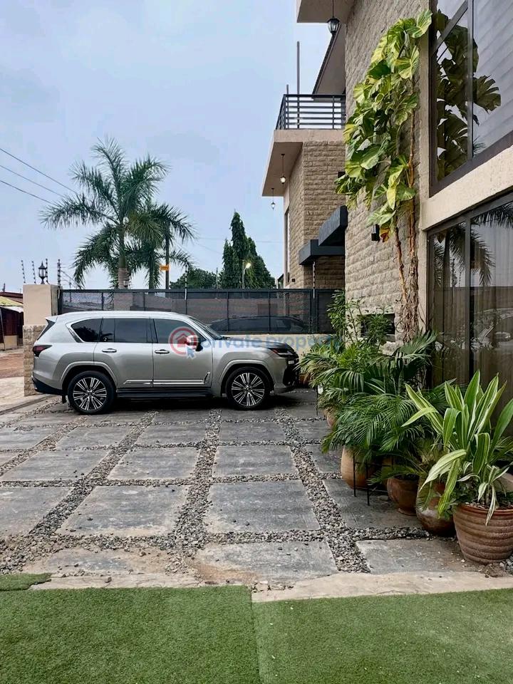 4 bedroom Townhouse For Rent Cantonments Accra - 2