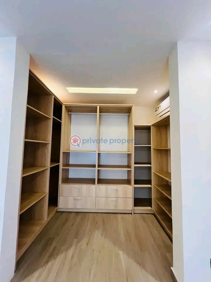 4 bedroom Townhouse For Sale School Junction Ashaley Botwe Adenta Municipal Accra - 12