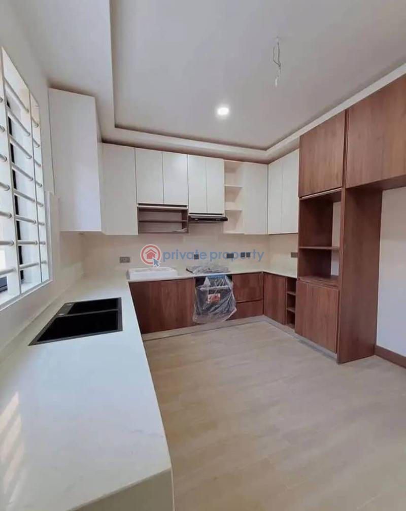 4 bedroom House For Sale Sakumono Spintex Accra - 5