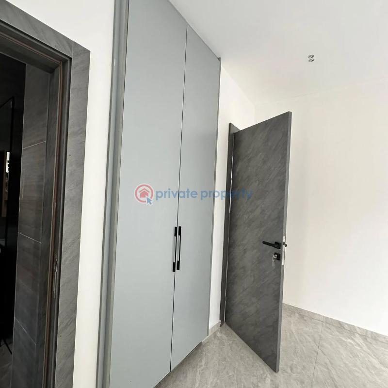 4 bedroom Detached Bungalow For Sale Lakeside Estates. Adenta Municipal Accra - 11