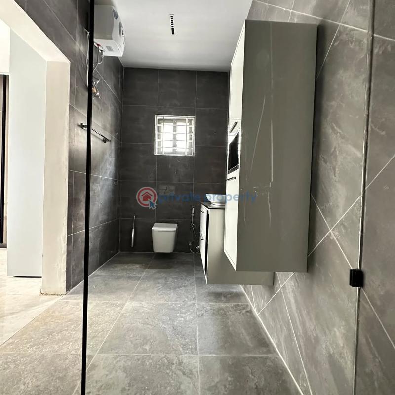 4 bedroom Detached Bungalow For Sale Lakeside Estates. Adenta Municipal Accra - 17