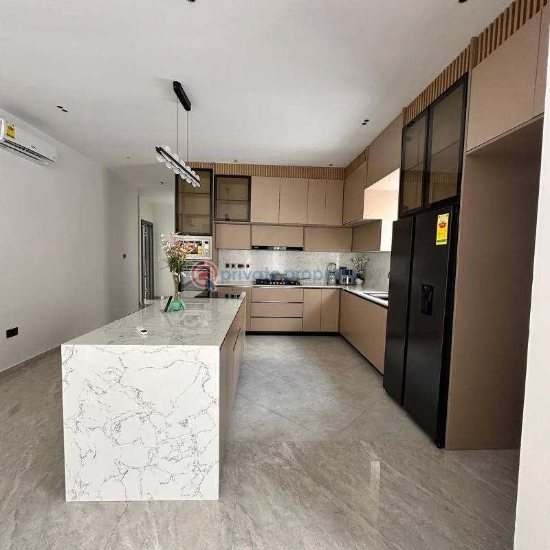 4 bedroom Detached Bungalow For Sale Lakeside Estates. Adenta Municipal Accra - 8