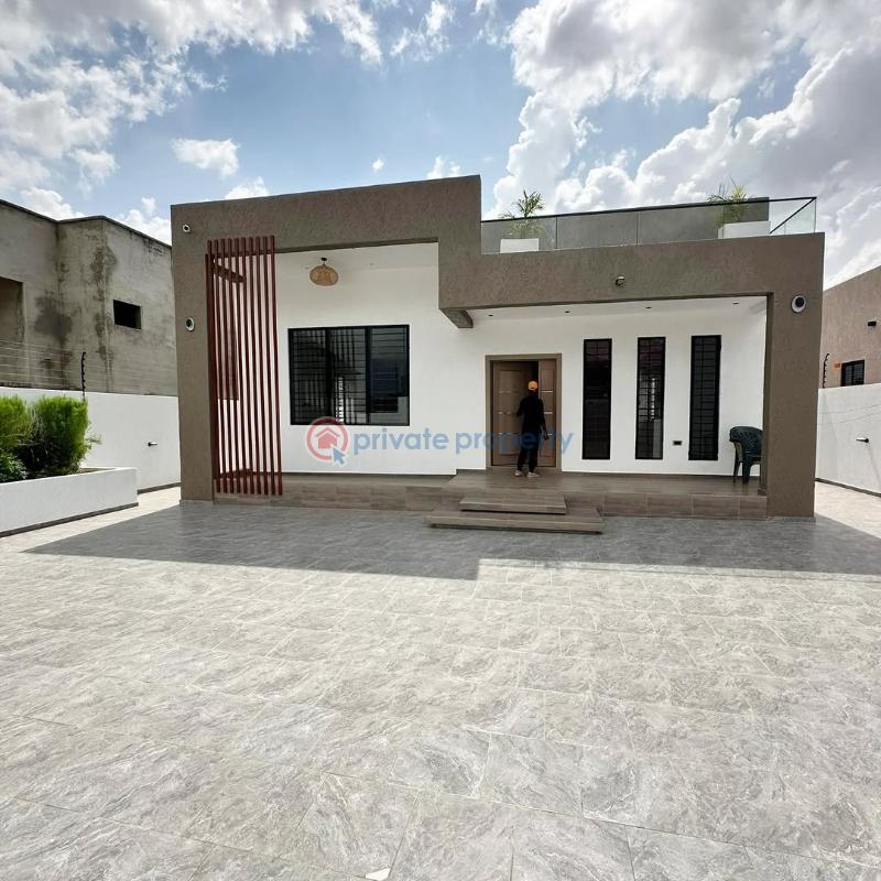 4 bedroom Detached Bungalow For Sale Lakeside Estates. Adenta Municipal Accra - 1