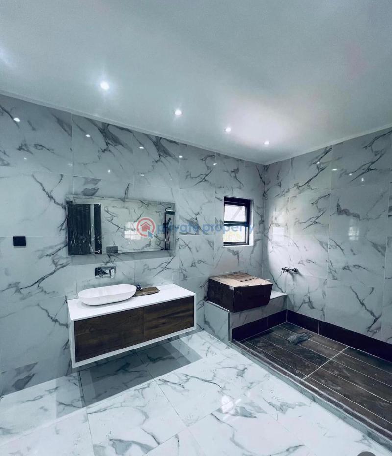 5 bedroom House For Sale Ashaley Botwe Adenta Municipal Accra - 7