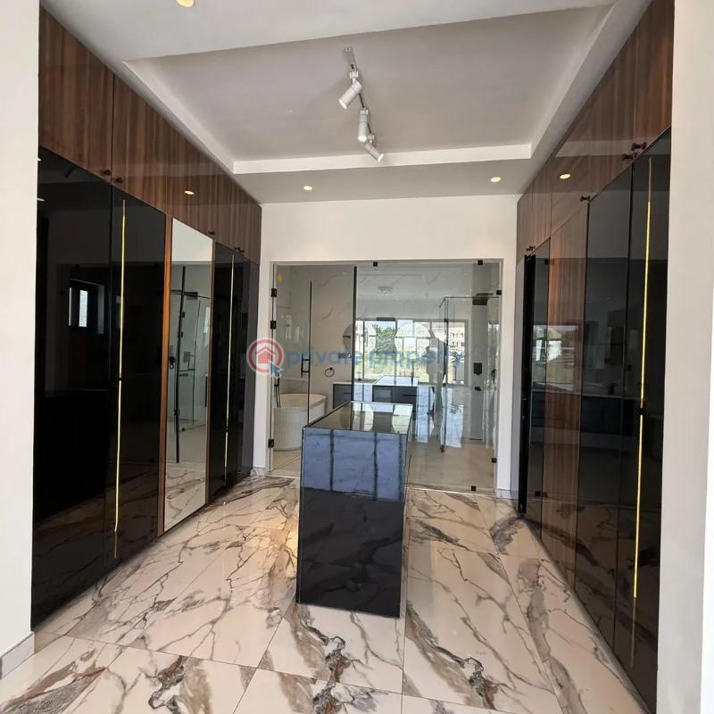 5 bedroom House For Sale Gate East Legon Hills Accra - 14