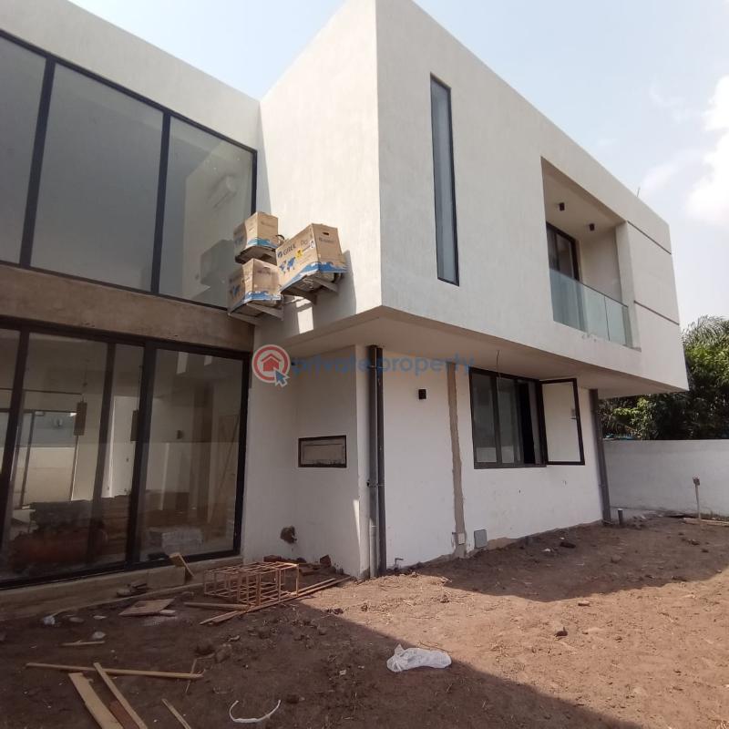 6 bedroom House For Sale Tse Addo Accra - 5