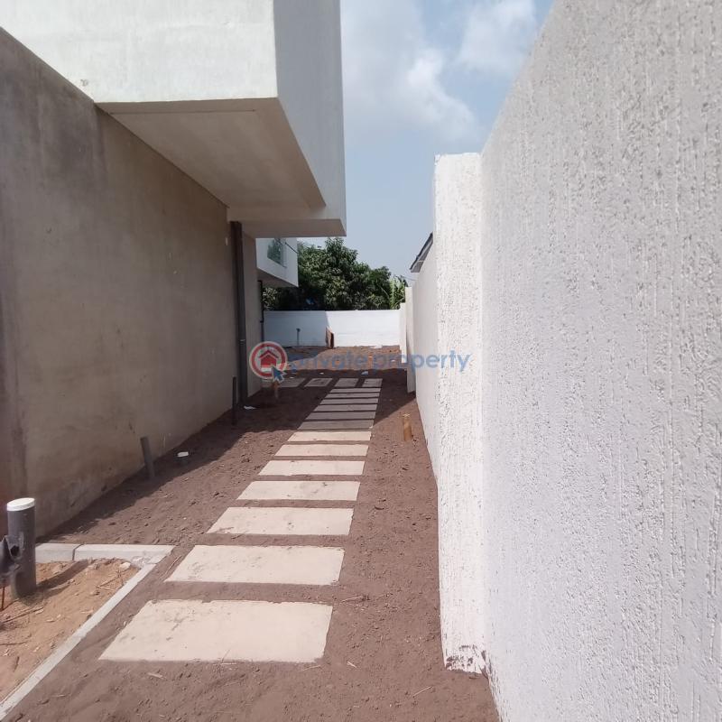 6 bedroom House For Sale Tse Addo Accra - 8