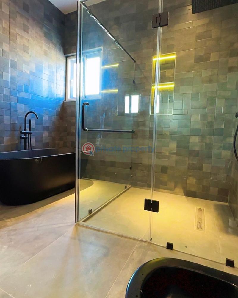 4 bedroom House For Sale Sakumono Spintex Accra - 8
