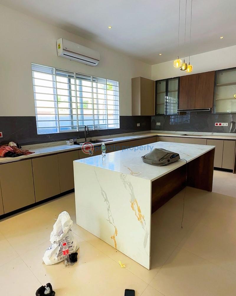 4 bedroom House For Sale Sakumono Spintex Accra - 4