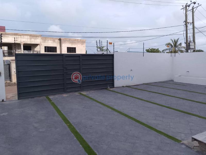 4 bedroom Townhouse For Sale Ashaley Botwe Adenta Municipal Accra - 1