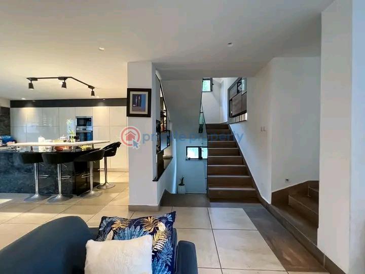 4 bedroom Townhouse For Sale Cantonments Accra - 6