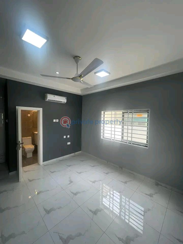 4 bedroom House For Sale Spintex Accra - 5