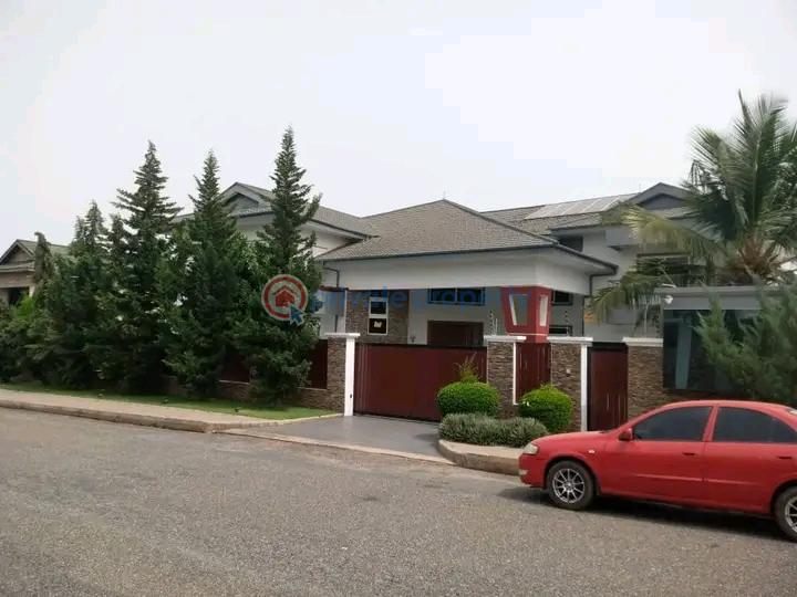 4 bedroom Townhouse For Sale Airport Hill's Airport Residential Area Accra - 1