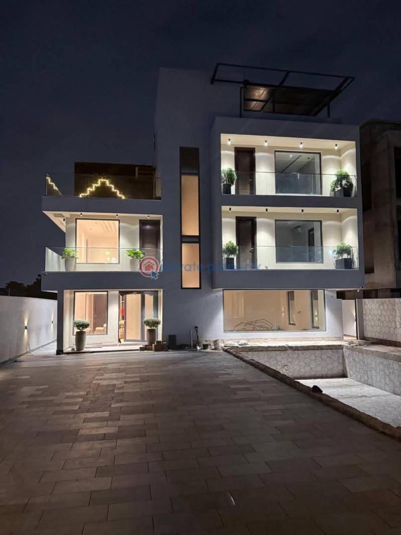 5 bedroom Townhouse For Sale Adjiringanor East Legon Accra - 2