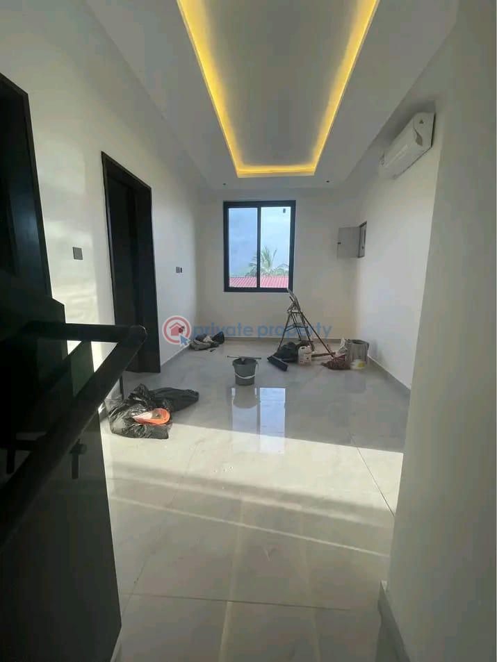5 bedroom House For Sale East Airport Airport Residential Area Accra - 9