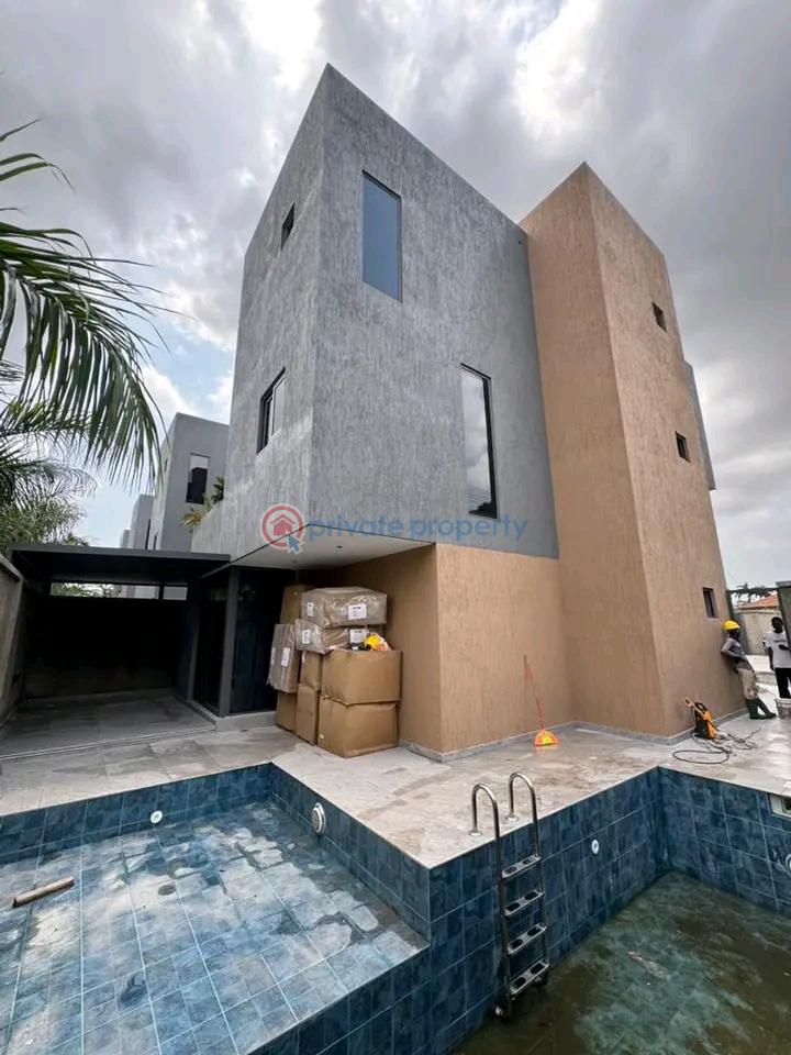 5 bedroom Townhouse For Sale Airport Residential Area Accra - 2