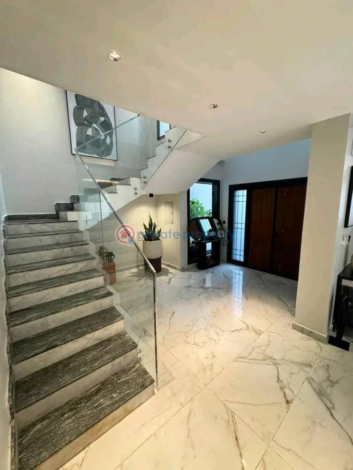 5 bedroom Townhouse For Sale Cantonments Accra - 1