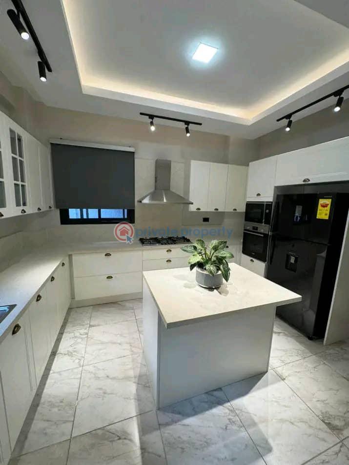5 bedroom Townhouse For Sale Cantonments Accra - 3