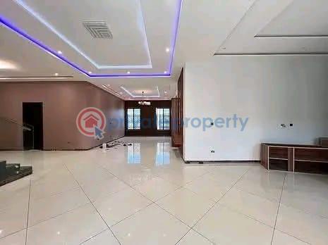 5 bedroom Townhouse For Sale East Airport Airport Residential Area Accra - 2