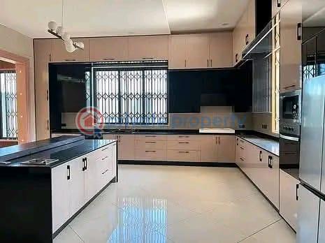 5 bedroom Townhouse For Sale East Airport Airport Residential Area Accra - 1