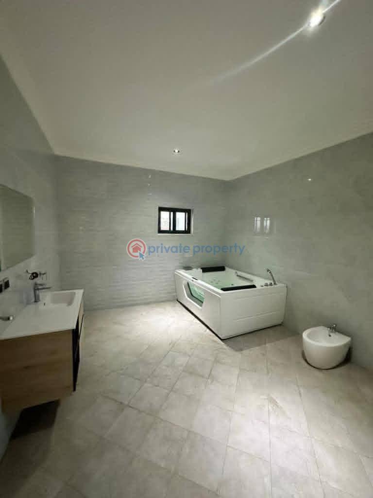5 bedroom Townhouse For Sale East Legon Accra - 4