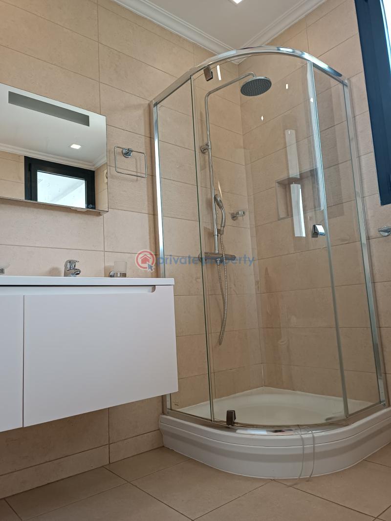 5 bedroom Townhouse For Sale North Ridge Accra - 12