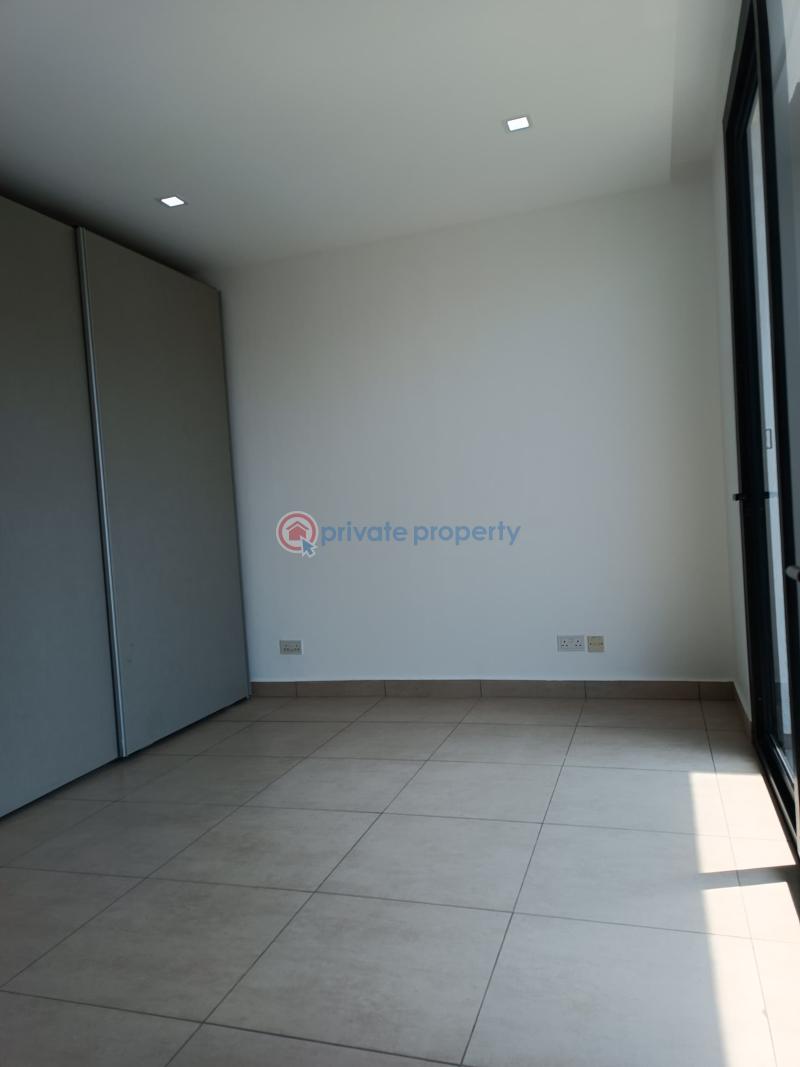 5 bedroom Townhouse For Sale North Ridge Accra - 9