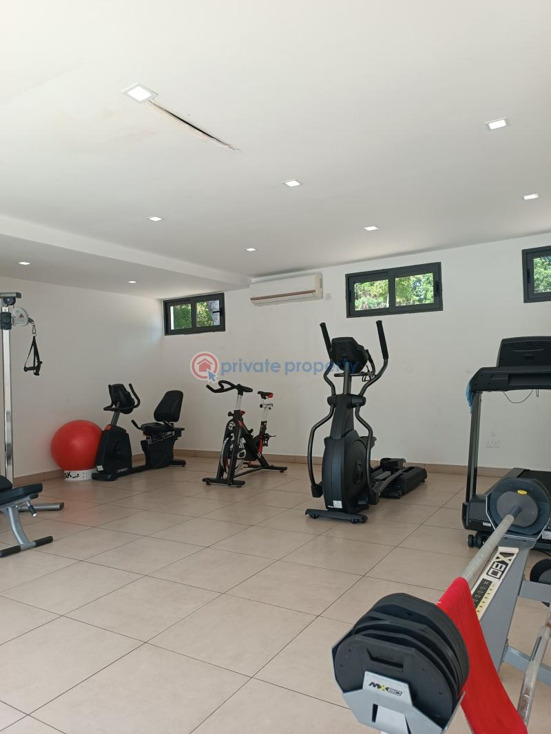 5 bedroom Townhouse For Sale North Ridge Accra - 16